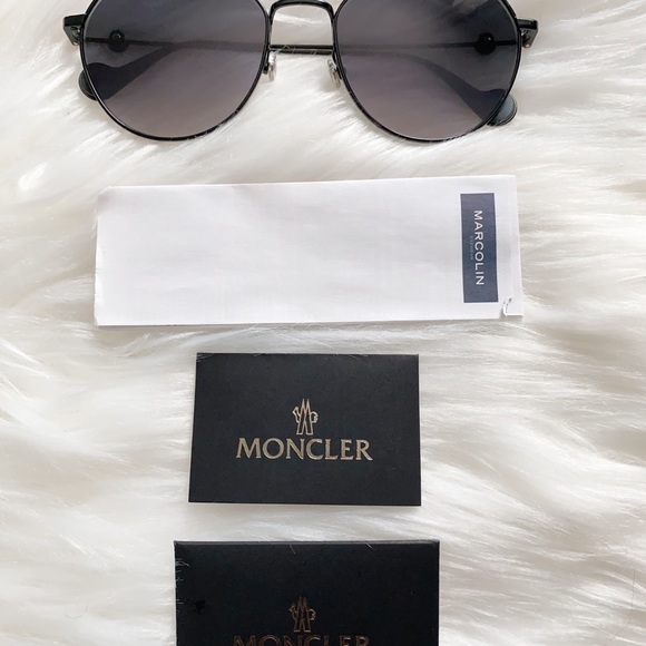 Luxury Moncler Sunglasses - Picture 7 of 8